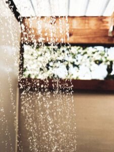 The Health Benefits of Cold Showers: Boost Mood, Energy, and Immunity